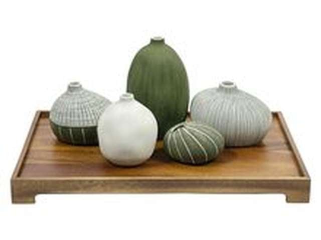 Nestling Vases Fore